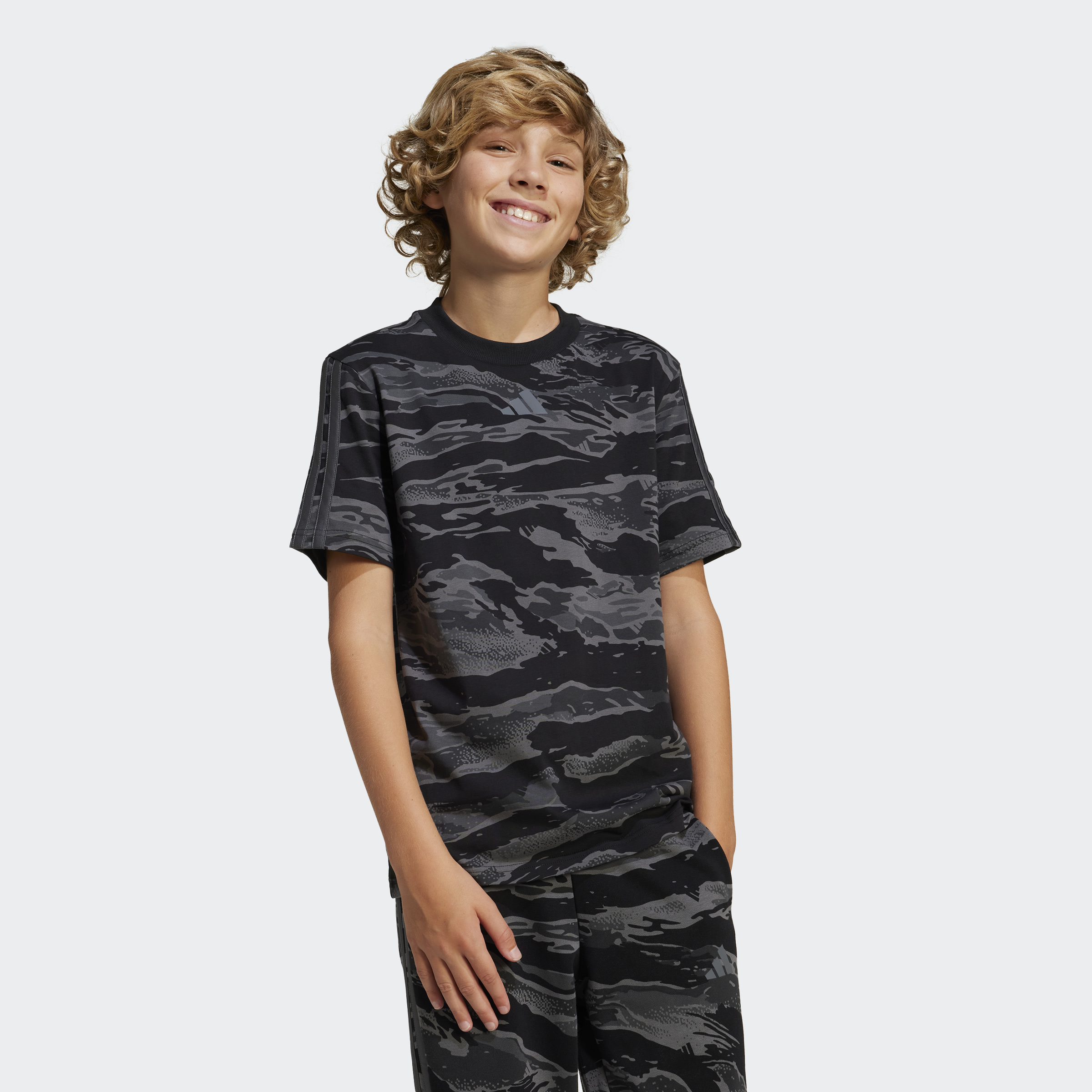 JC8527_3_APPAREL_On Model_Standard View_grey