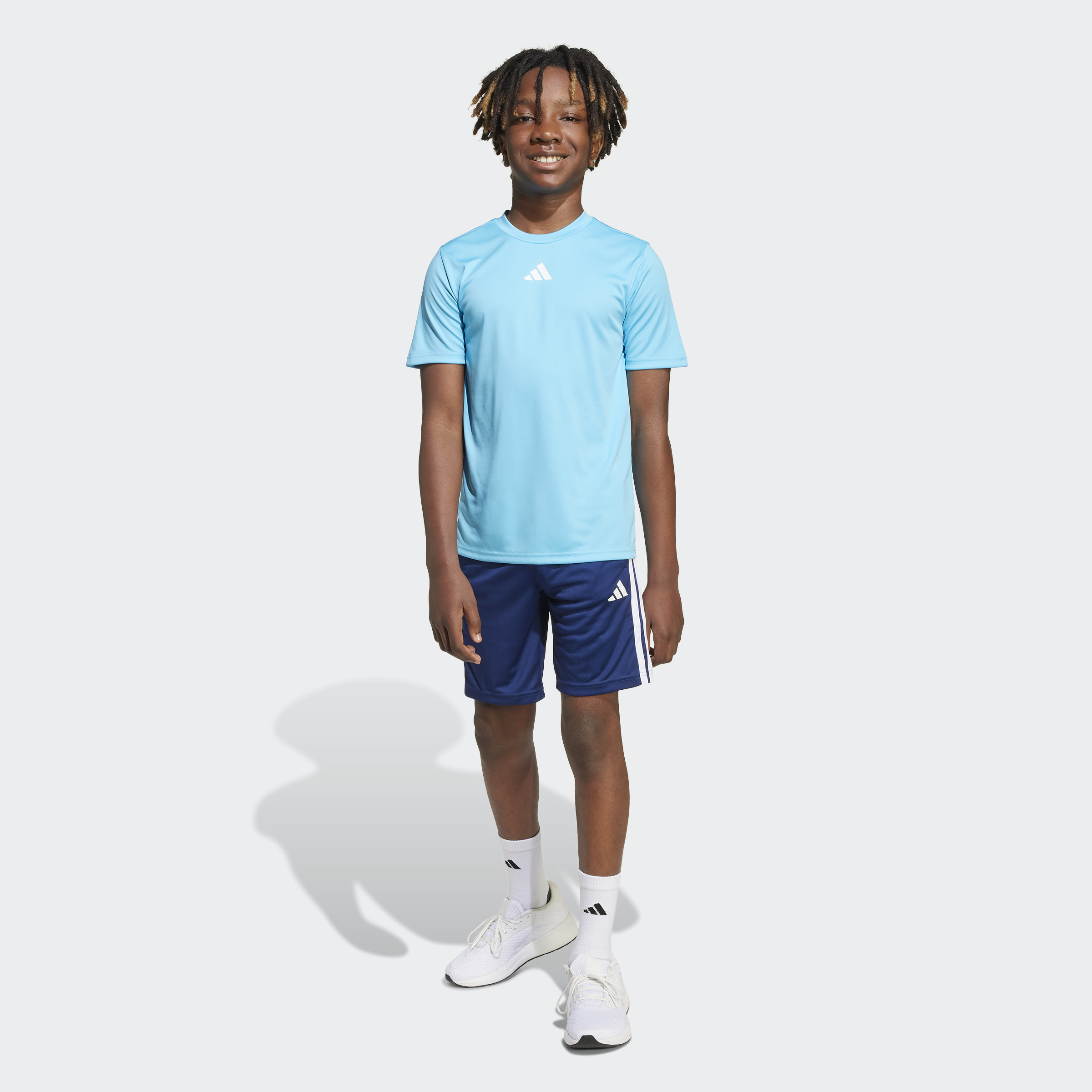 JJ1031_4_APPAREL_On Model_Standard View_grey